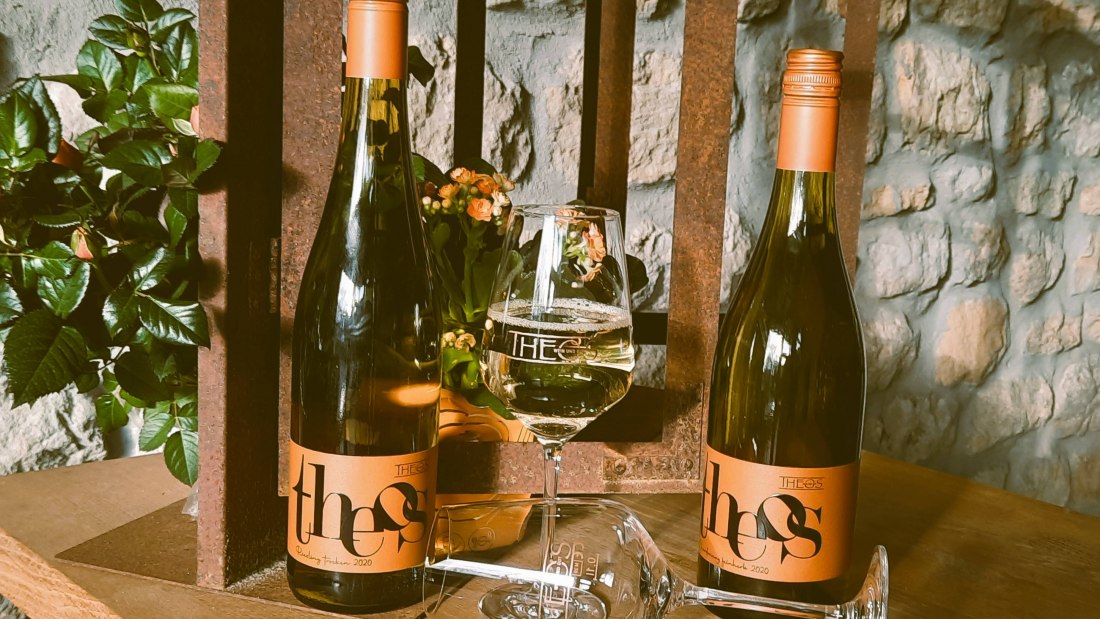 Flaschen, © Theos Weinundgut