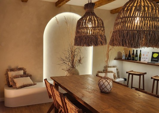 Weingut G&ouml;tz Uelversheim Vinothek Innenansicht &copy; Weingut Holger G&ouml;tz
