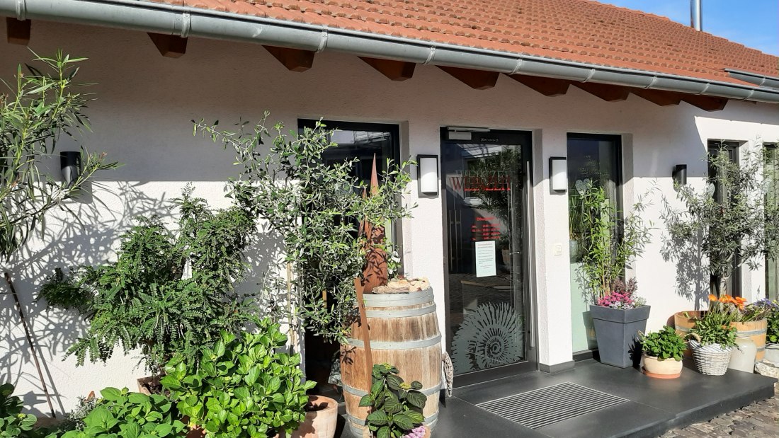 &copy; Weingut Sauer