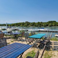 Rheinufer Heidenfahrt - Wein- & Biergarten 1 © Rheinhessen-Touristik GmbH