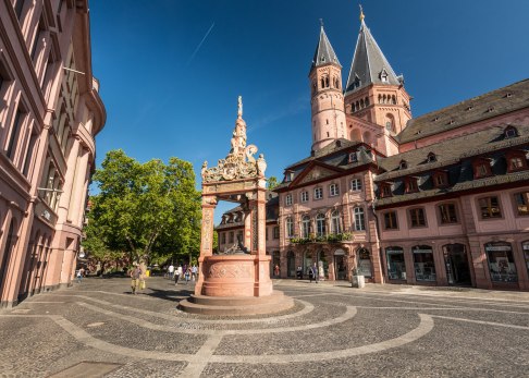 Blick auf den Mainzer Dom vom Domplatz, © Dominik Ketz