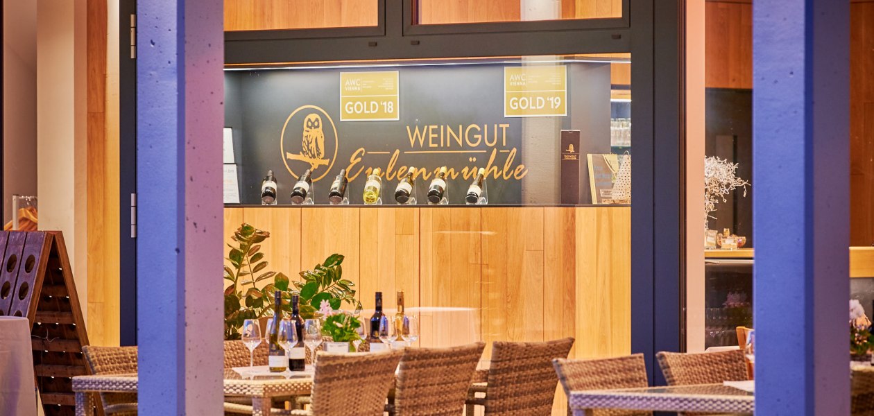 Vinothek Au&szlig;en 3