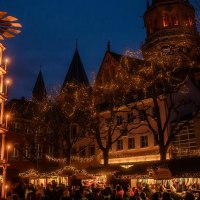 Pyramide im Schatten des Doms &copy; mainzplus CITYMARKETING GmbH