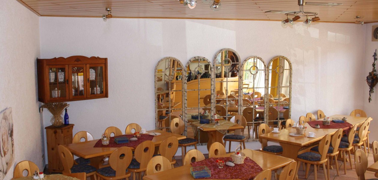 Falkenhof_Innen, &copy; Wein- und G&auml;stehaus FALKENHOF