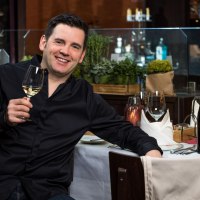 frank hilgert mit weinglas