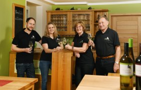 Vinothek Weingut Kirchberg-Hof Familie Mees