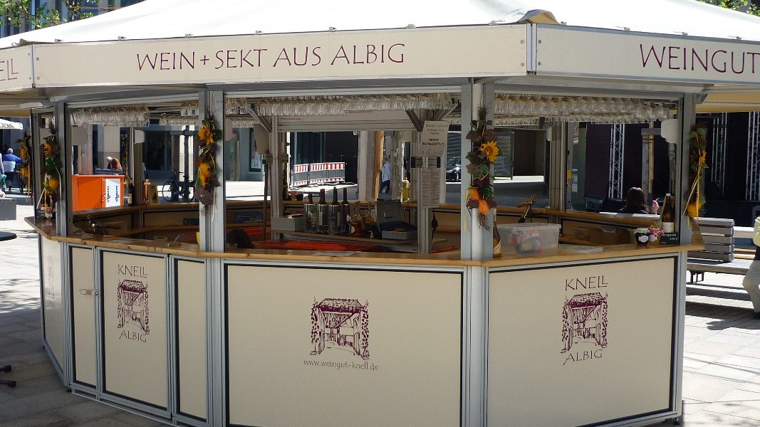 Weingut Knell_Weinstand, &copy; Weingut Knell