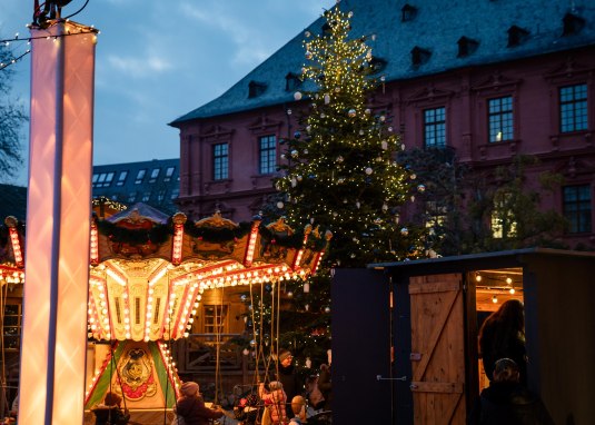 Schloss Innenhof &copy; mainzplus CITYMARKETING GmbH