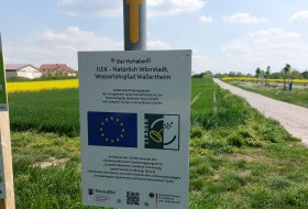 F&ouml;rderhinweisschild Wasserlehrpfad Wallertheim &copy; LAG Rheinhessen