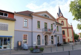 HEITERE ORTS- und STADTFÜHRUNGEN © Angelika Friedrich