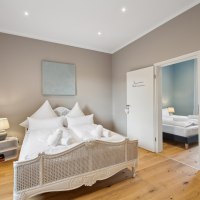 Schlafzimmer mit Queen-Size-Bett