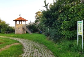 Harxheimer Schlo&szlig;bergturm &copy; CC-BY: Birgit Korte