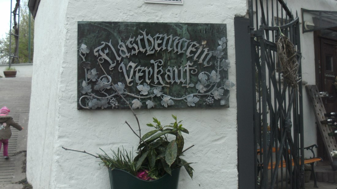 Weingut Heise am Kranzberg_Hofeinfahrt, &copy; Weingut Heise am Kranzberg