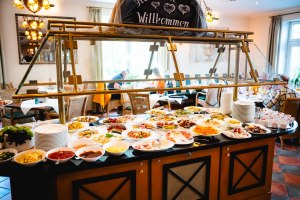 Wein- und Parkhotel_Nierstein_Kommunionsbuffet