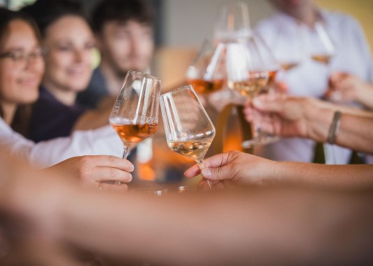 Weingenuss im Weinzuhause &copy; Anja Schnell Fotografie