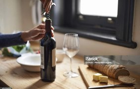 Wein und Brot &copy; ISTOCK Fotos