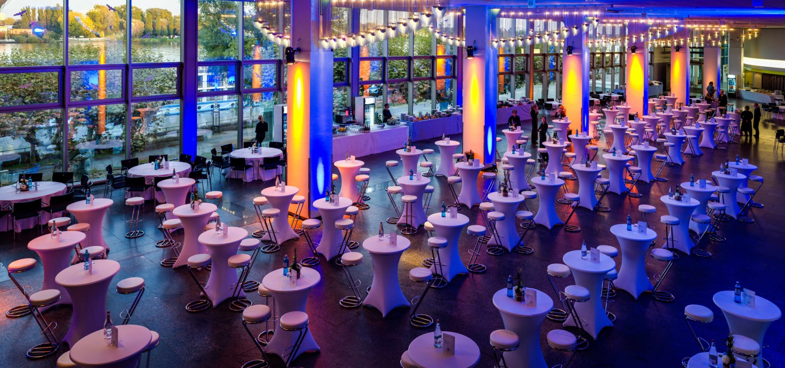 Tagen in Kongresszentren / Eventlocations; Rheinfoyer
