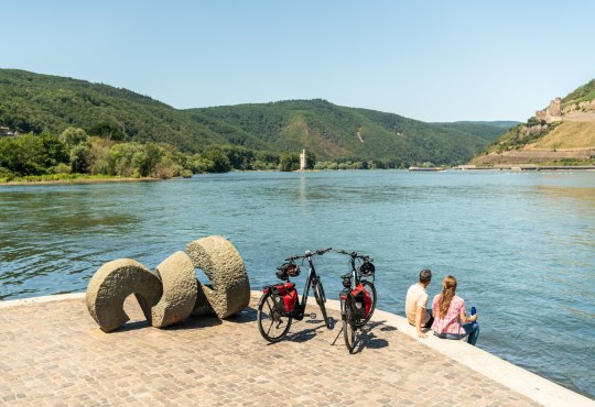 Cyclists at the Nahe Eck in Bingen, &copy; &copy; Dominik Ketz