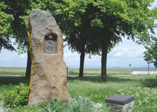 Langer Stein Saulheim &copy; Brigitte Th&ouml;rle-Weyerh&auml;user