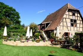 Nur nachmittags ge&ouml;ffnet &ndash; die Gartenterrasse vom Caf&eacute; Augenwaide