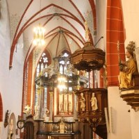 St. Martin Kanzel und Hochaltar/Bild Bingen