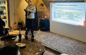 Eintauchen Welt des Weines2 &copy; Uwe Riedner