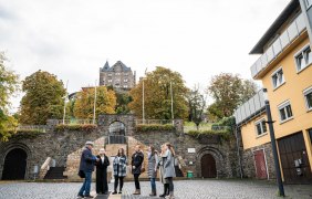 Stadtf&uuml;hrung unterhalb der Burg Klopp &copy; Stadtf&uuml;hrung unterhakb der Burg Klopp &copy; Maurice Keil