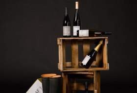 Weingut Landgraf_Weinkisten und Weinflaschen © Weingut Landgraf