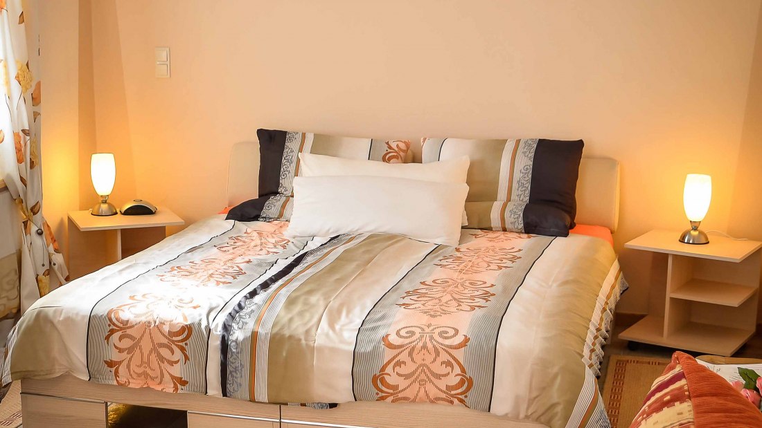 Paff-Weine logeerkamer Internet, &copy; PFAFF WEINE