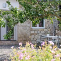 Sitzgelegenheit im Hof