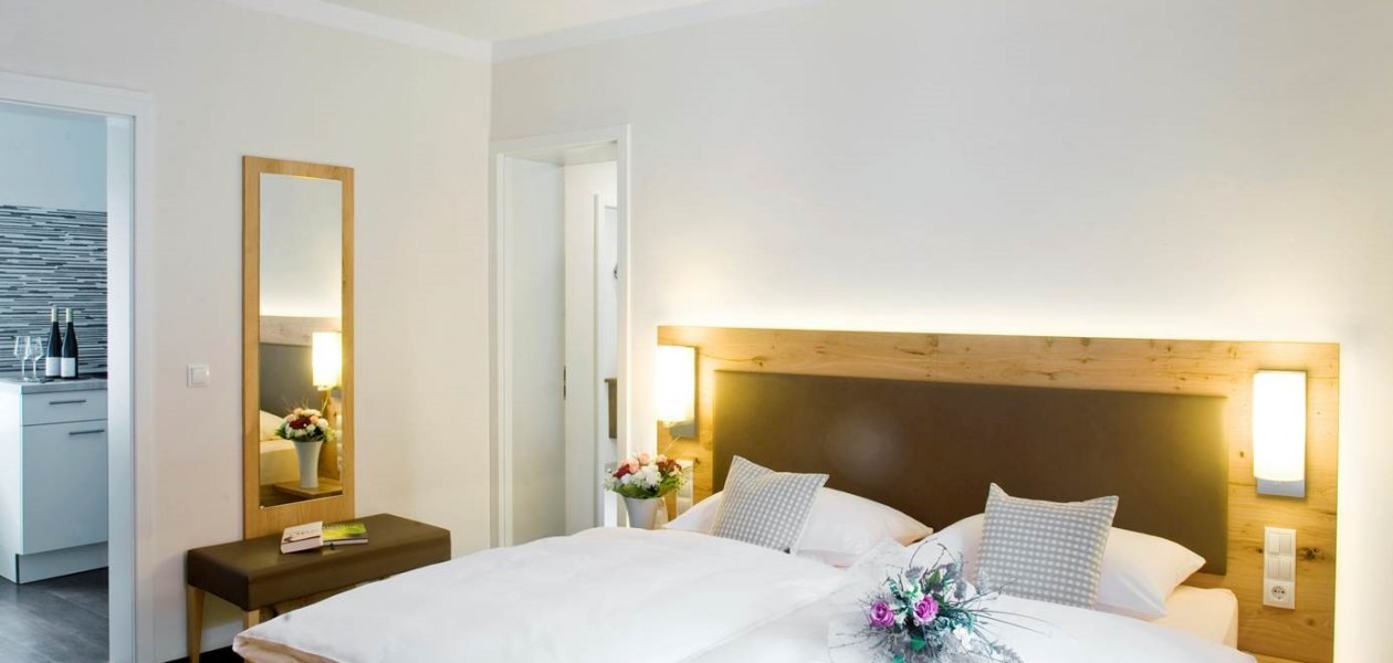 Burgunderhof-bedroom 4a, &copy; Weingut Wolfgang & Ren&eacute; Peth