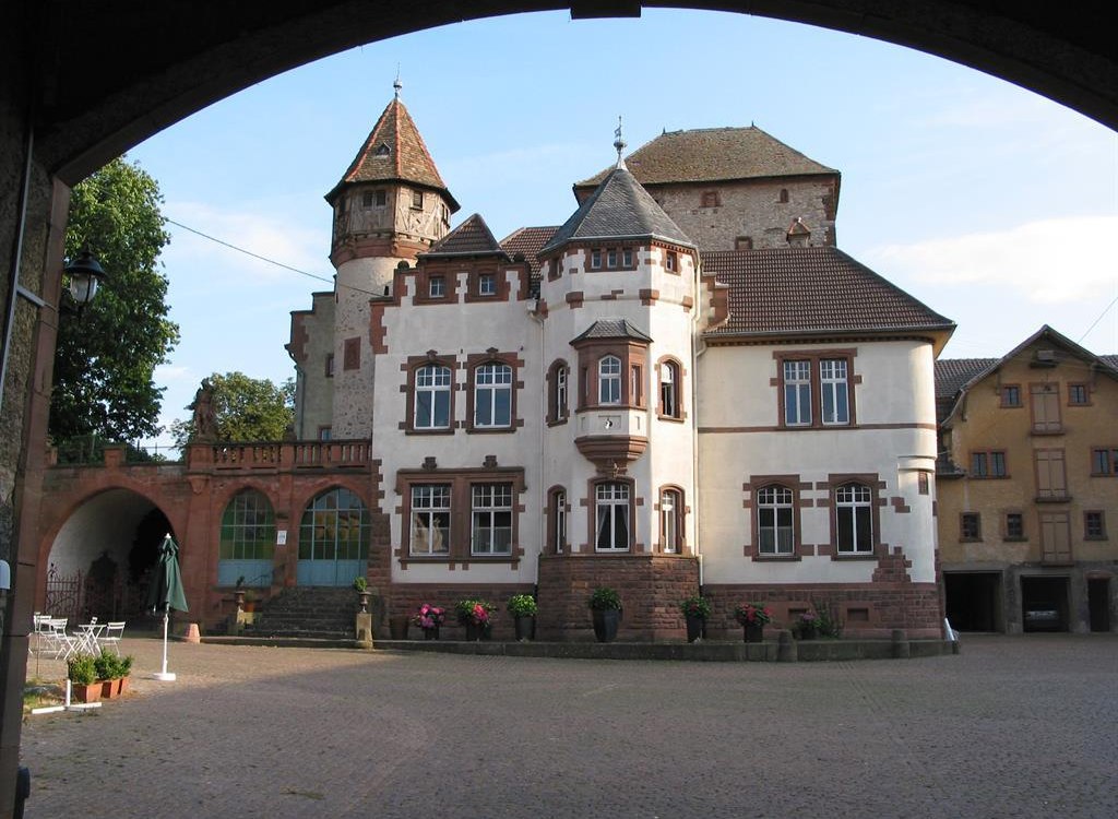 Schlossgut Lüll, © OG Wachenheim aus Flyer